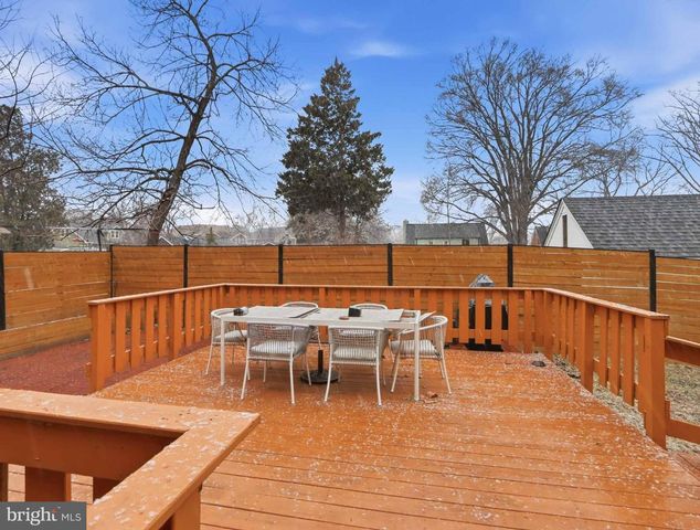 908 DAVIS AVE, Takoma Park, MD 20912