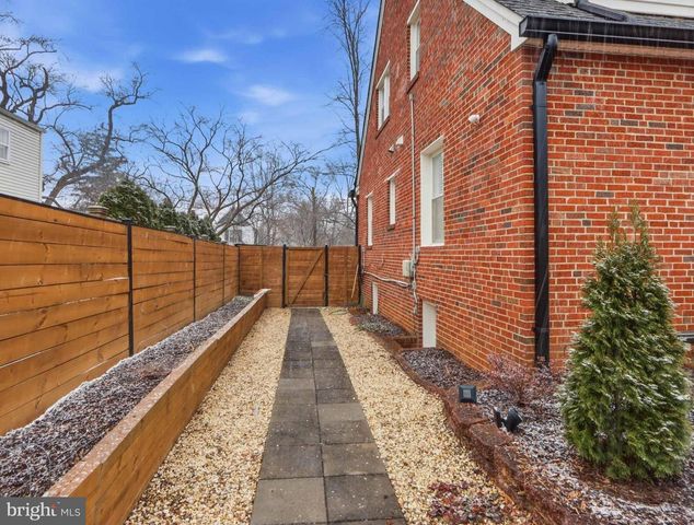 908 DAVIS AVE, Takoma Park, MD 20912