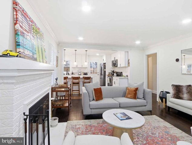 908 DAVIS AVE, Takoma Park, MD 20912