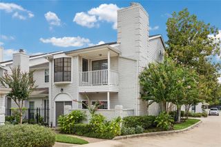 1911 Bering 8, Houston, TX 77057