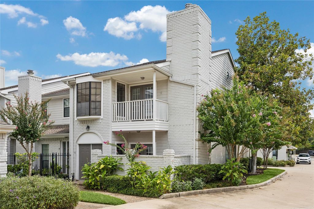1911 Bering 8, Houston, TX 77057