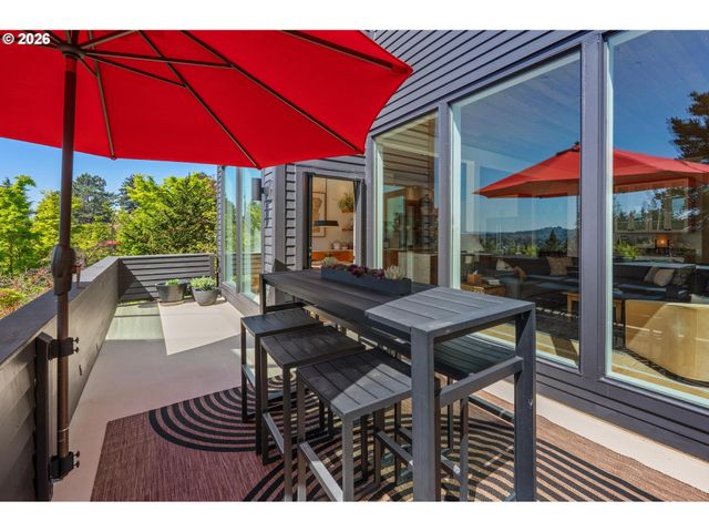 1373 Sw WESTWOOD Dr, Portland, OR 97239