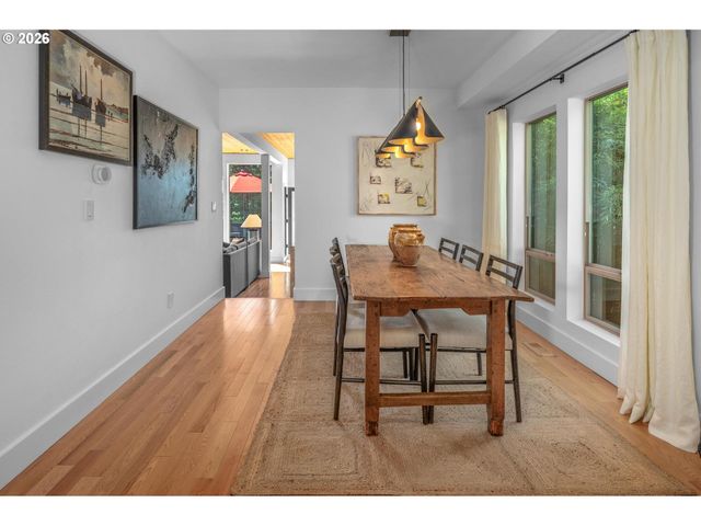 1373 Sw WESTWOOD Dr, Portland, OR 97239