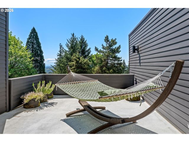1373 Sw WESTWOOD Dr, Portland, OR 97239