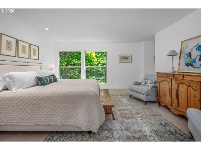 1373 Sw WESTWOOD Dr, Portland, OR 97239