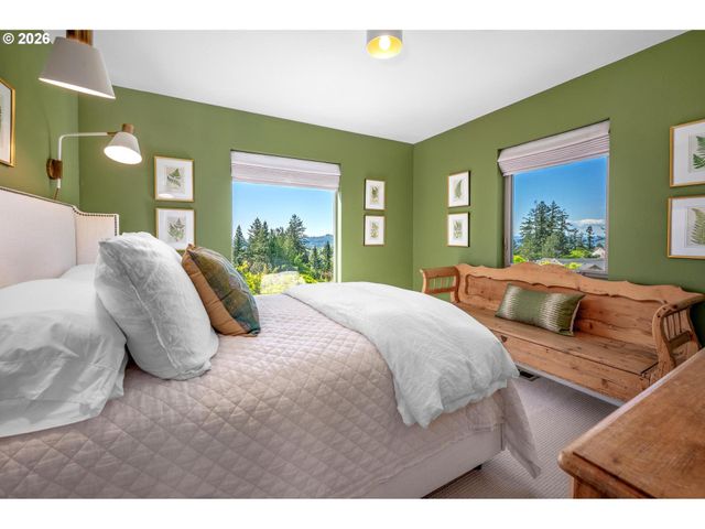 1373 Sw WESTWOOD Dr, Portland, OR 97239