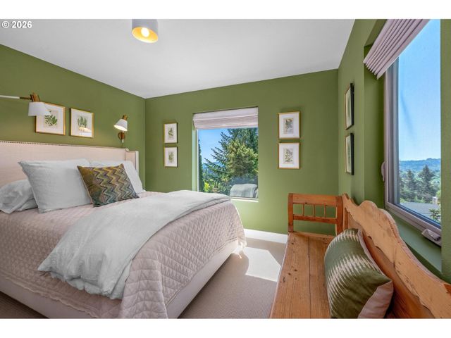 1373 Sw WESTWOOD Dr, Portland, OR 97239