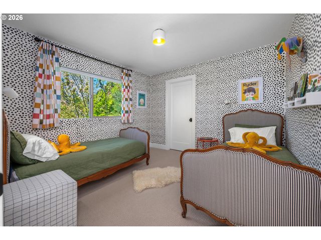 1373 Sw WESTWOOD Dr, Portland, OR 97239