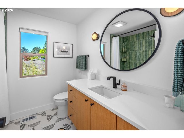 1373 Sw WESTWOOD Dr, Portland, OR 97239