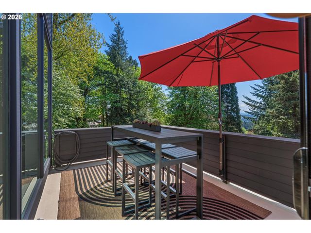 1373 Sw WESTWOOD Dr, Portland, OR 97239