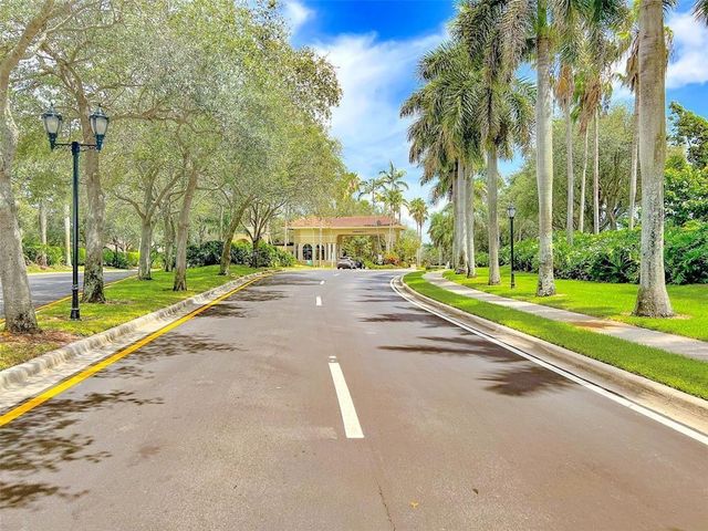 2132 NW 75th Way, Pembroke Pines, FL 33024