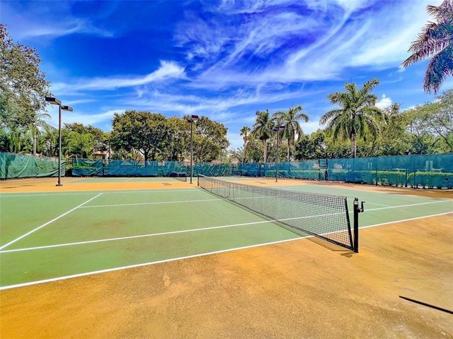 2132 NW 75th Way, Pembroke Pines, FL 33024