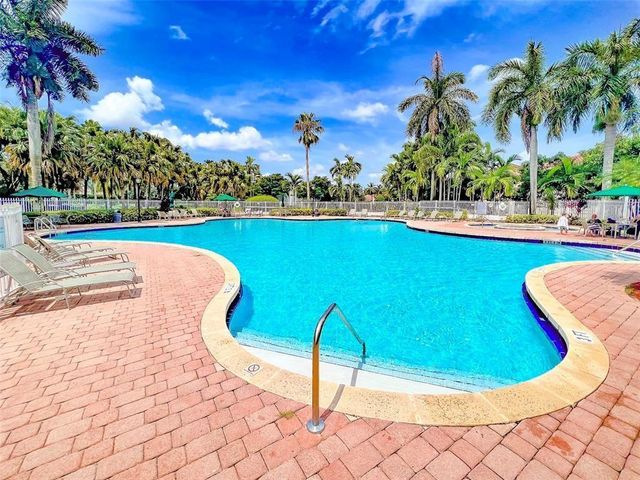 2132 NW 75th Way, Pembroke Pines, FL 33024