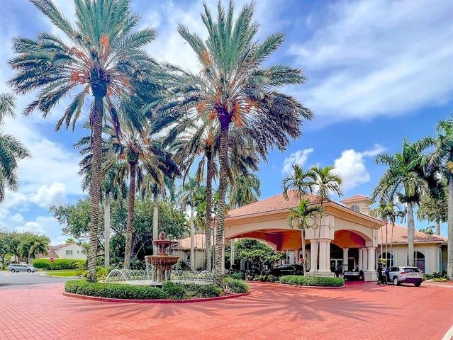 2132 NW 75th Way, Pembroke Pines, FL 33024