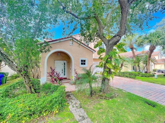 2132 NW 75th Way, Pembroke Pines, FL 33024