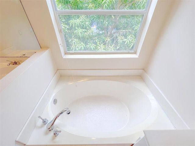 2132 NW 75th Way, Pembroke Pines, FL 33024