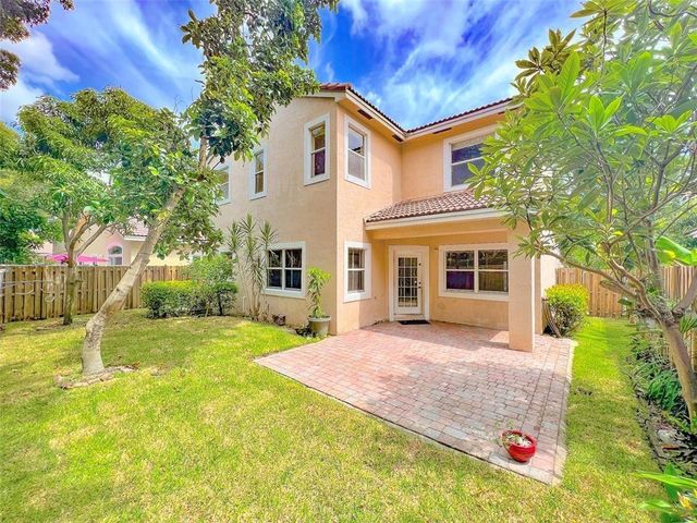 2132 NW 75th Way, Pembroke Pines, FL 33024