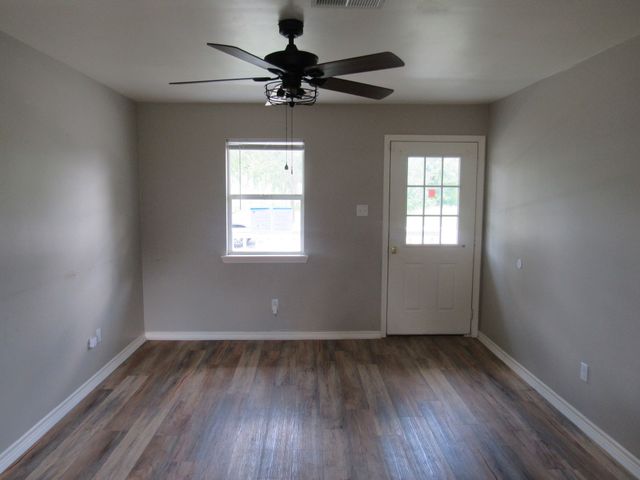 414 Matthew Street, Hillsboro, TX 76645