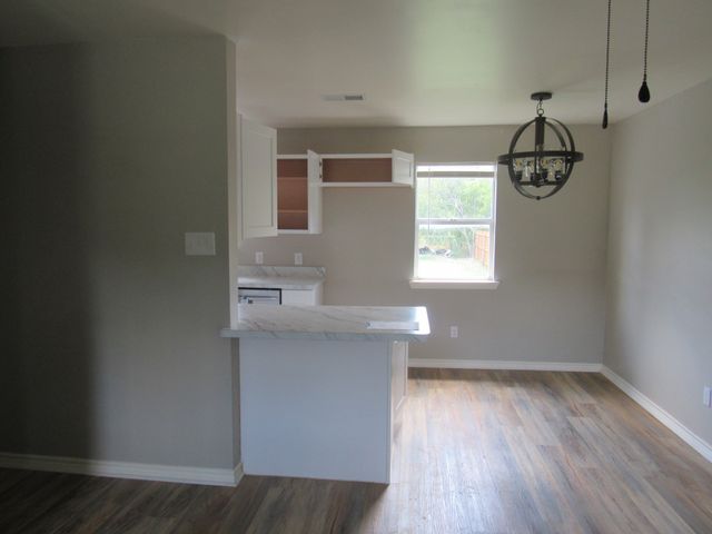 414 Matthew Street, Hillsboro, TX 76645