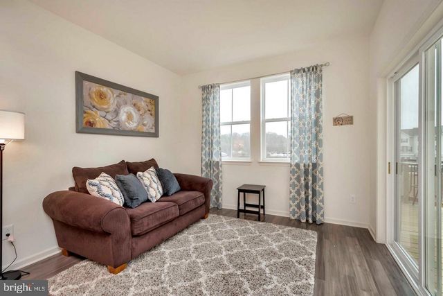 1418 HUDGINS FARM CIR, Fredericksburg, VA 22408