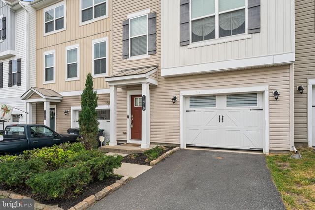1418 HUDGINS FARM CIR, Fredericksburg, VA 22408