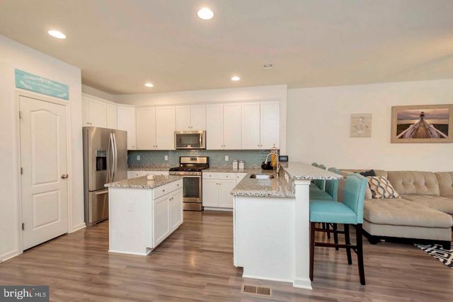 1418 HUDGINS FARM CIR, Fredericksburg, VA 22408