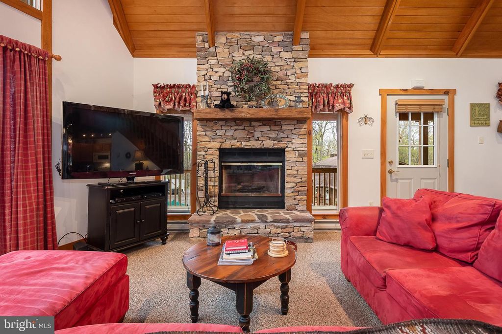 Image 12 of property listing at 392 DEER RUN LN, Swanton, MD 21561