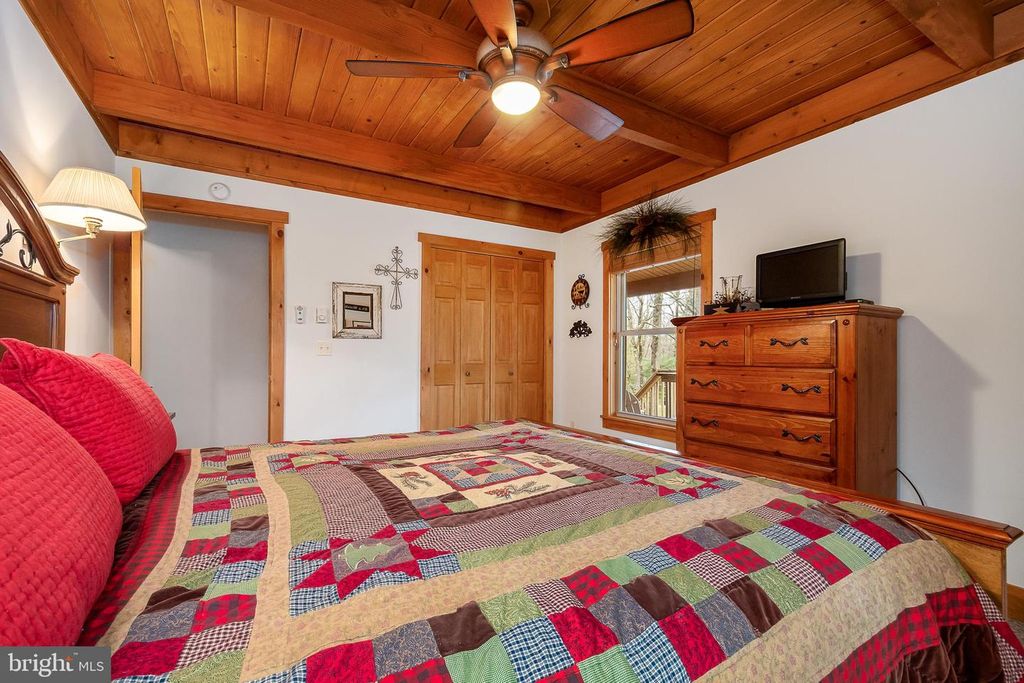 Image 19 of property listing at 392 DEER RUN LN, Swanton, MD 21561