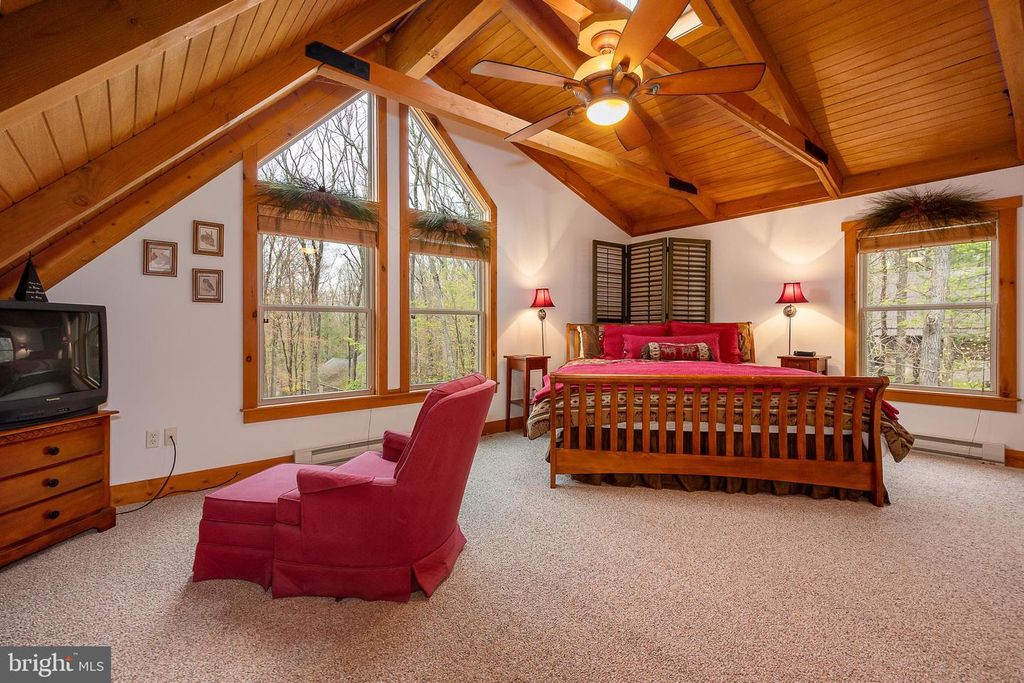 Image 28 of property listing at 392 DEER RUN LN, Swanton, MD 21561