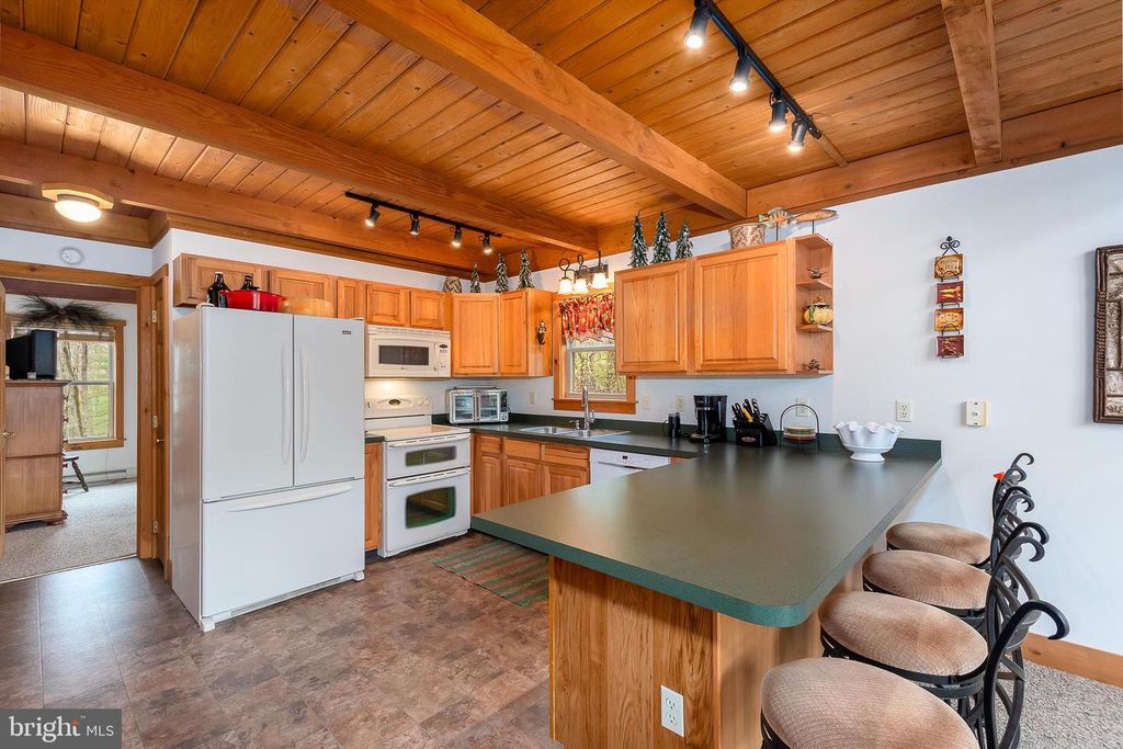 Image 5 of property listing at 392 DEER RUN LN, Swanton, MD 21561