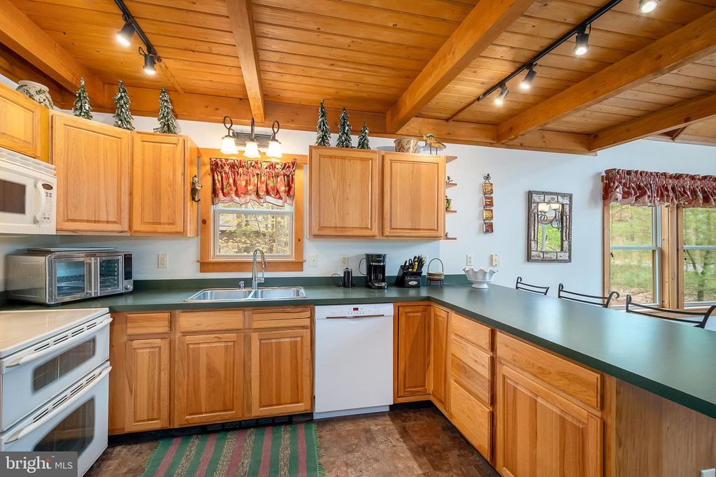 Image 6 of property listing at 392 DEER RUN LN, Swanton, MD 21561