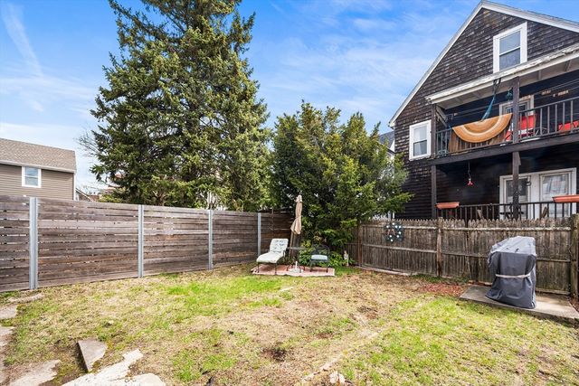 55 Trull St, Somerville, MA 02143