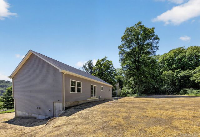 592 Ludingtonville Road, Holmes, NY 12531