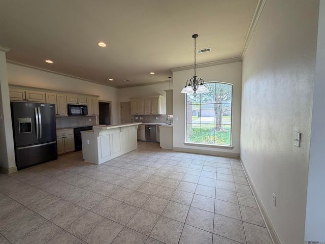 3244 Southlake Ave, Baton Rouge, LA 70810