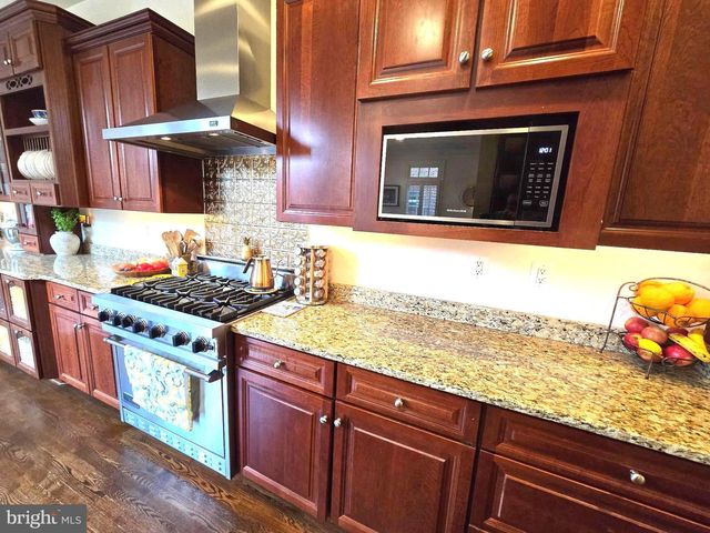 1408 HARVEST CROSSING DR, Mclean, VA 22101