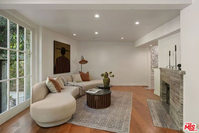 1124 Sierra Alta Way, Los Angeles, CA 90069