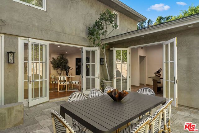 1124 Sierra Alta Way, Los Angeles, CA 90069
