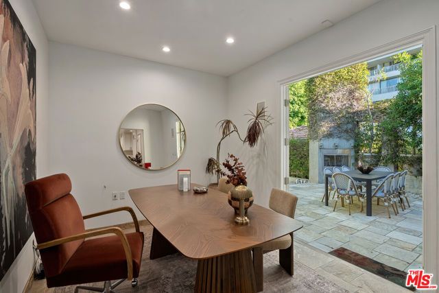 1124 Sierra Alta Way, Los Angeles, CA 90069