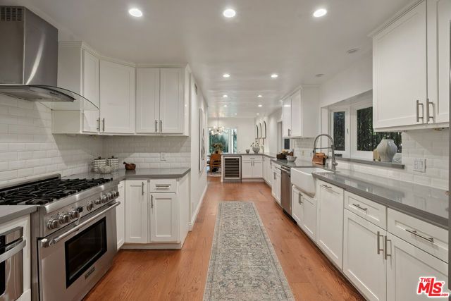 1124 Sierra Alta Way, Los Angeles, CA 90069