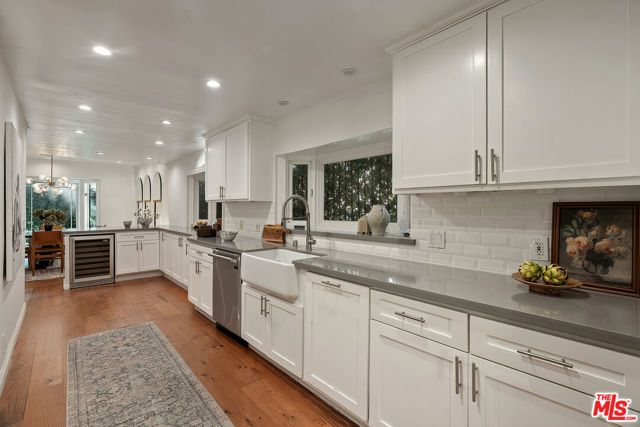 1124 Sierra Alta Way, Los Angeles, CA 90069