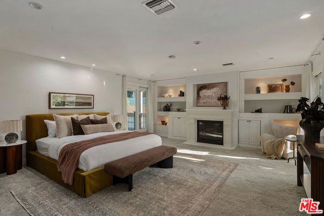 1124 Sierra Alta Way, Los Angeles, CA 90069