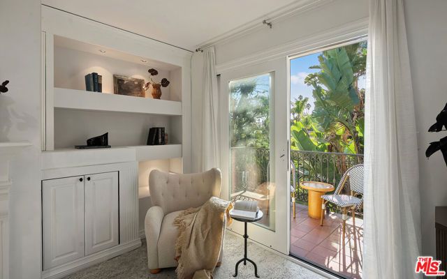 1124 Sierra Alta Way, Los Angeles, CA 90069