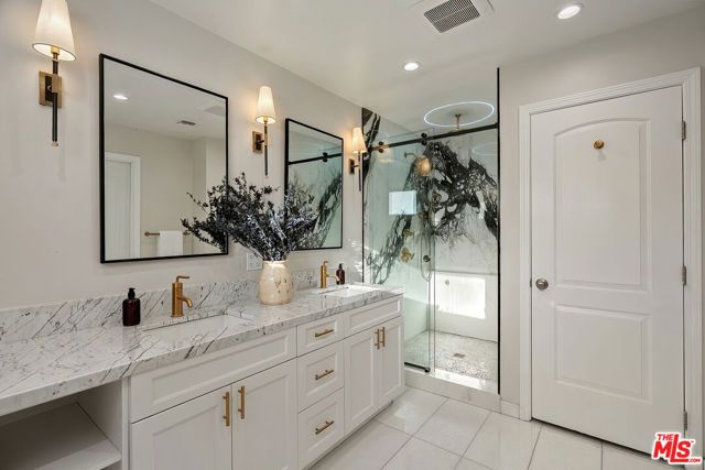 1124 Sierra Alta Way, Los Angeles, CA 90069