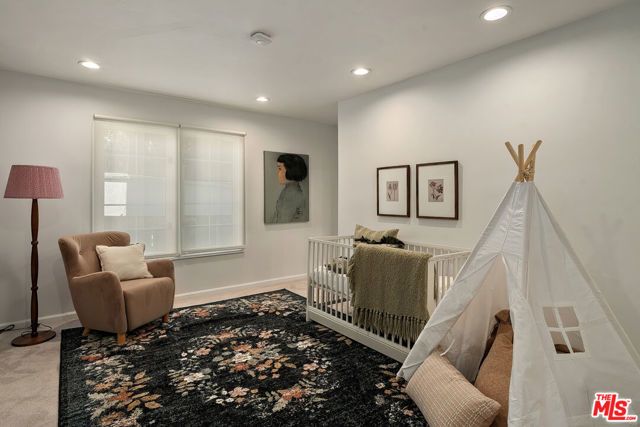 1124 Sierra Alta Way, Los Angeles, CA 90069
