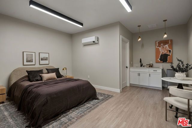 1124 Sierra Alta Way, Los Angeles, CA 90069