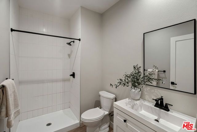 1124 Sierra Alta Way, Los Angeles, CA 90069