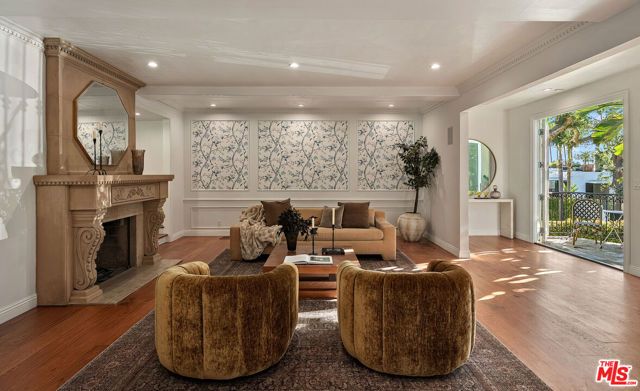 1124 Sierra Alta Way, Los Angeles, CA 90069