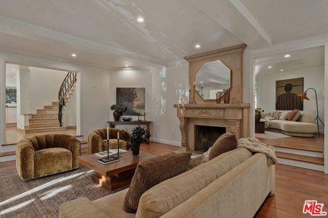 1124 Sierra Alta Way, Los Angeles, CA 90069