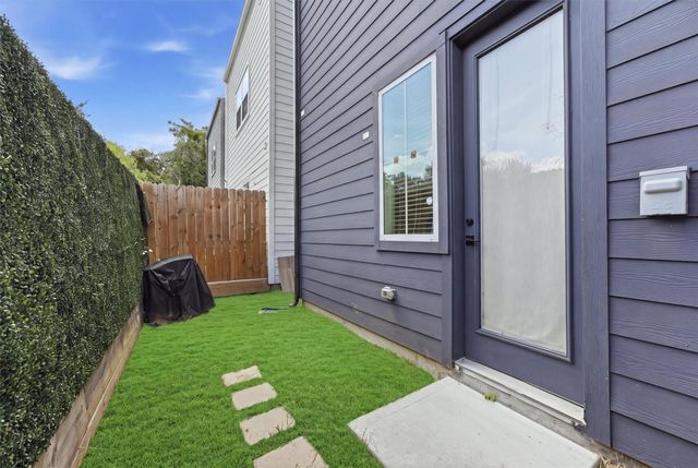 2206 Springwood Vista Lane, Houston, TX 77055