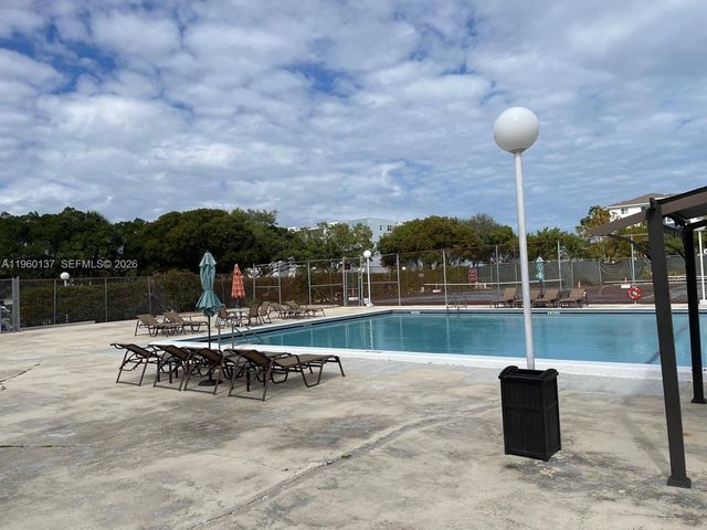 470 Executive Center Dr 1C, West Palm Beach, FL 33401